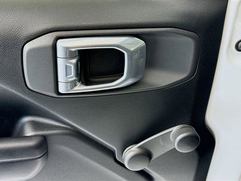 Used 2021 Jeep Wrangler Unlimited Sport image 23