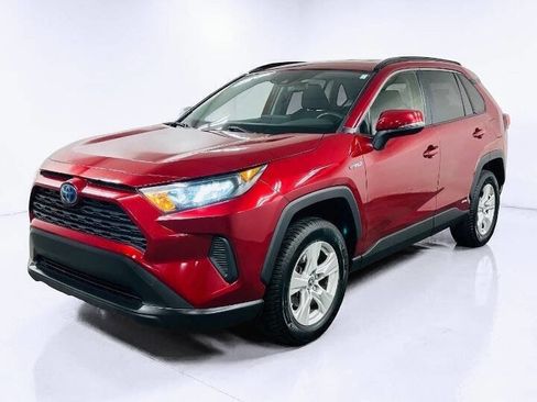 Used 2019 Toyota RAV4 LE w/ Carpet Mat Package AWD/4WD image 3