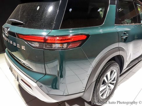 Used 2023 Nissan Pathfinder SL image 11