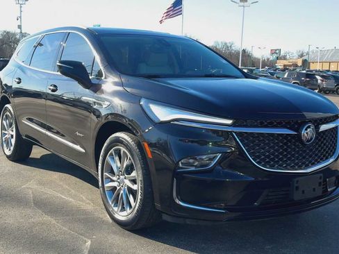 Used 2024 Buick Enclave Avenir w/ Avenir Technology Package image 8