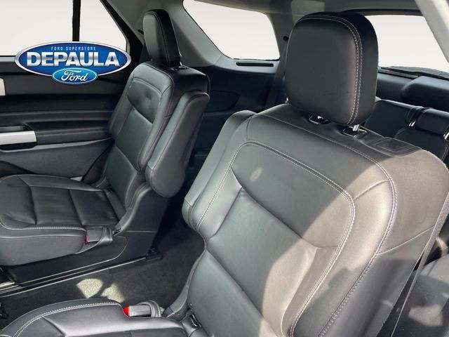 Used 2024 Ford Explorer XLT w/ Equipment Group 202A AWD/4WD image 17