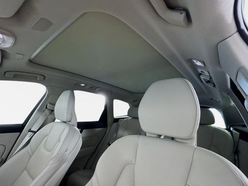 Used 2023 Volvo XC60 B5 Ultimate w/ Protection Package Premier image 15