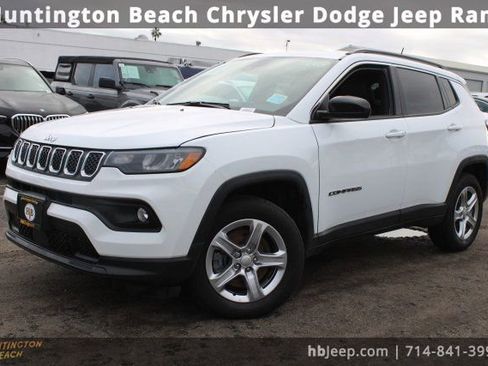 Used 2023 Jeep Compass Latitude image 9