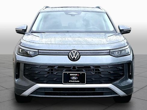 Used 2026 Volkswagen Tiguan SE FWD image 4