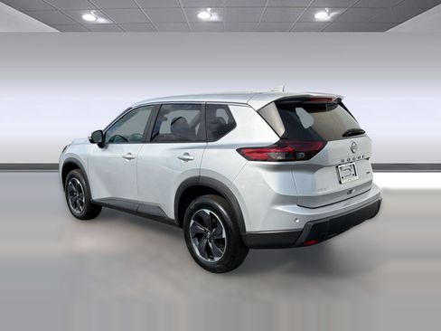 Used 2025 Nissan Rogue SV AWD/4WD image 3
