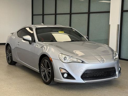 Used 2015 Scion FR-S image 4
