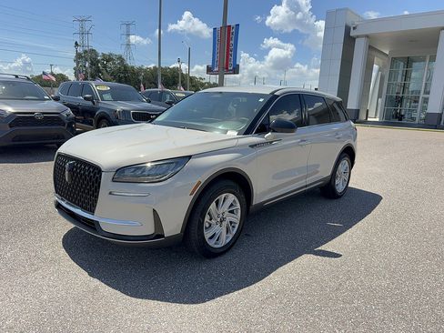 Used 2024 Lincoln Corsair FWD image 2