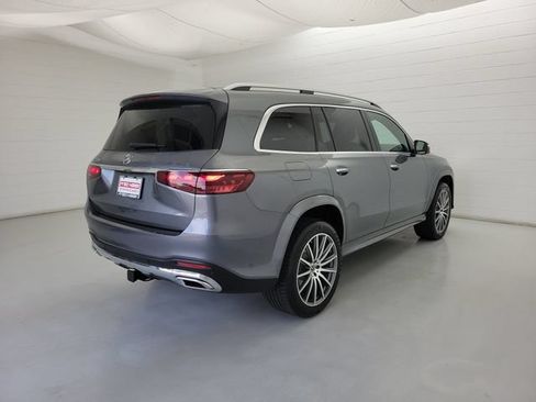 Used 2025 Mercedes-Benz GLS 450 4MATIC image 5