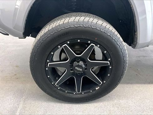 Used 2018 Toyota Tacoma SR5 image 7