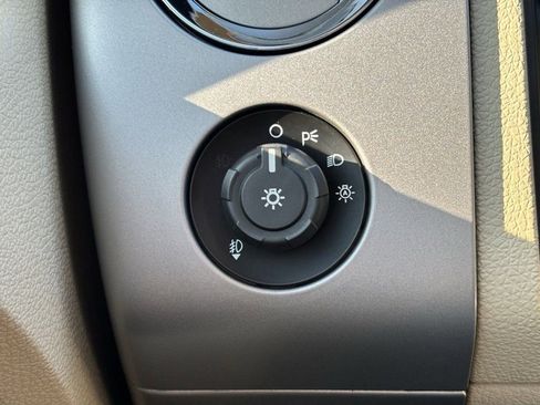 Used 2016 Ford Expedition Limited w/ Equipment Group 301A image 15