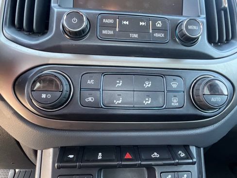 Used 2018 Chevrolet Colorado Z71 AWD/4WD image 18