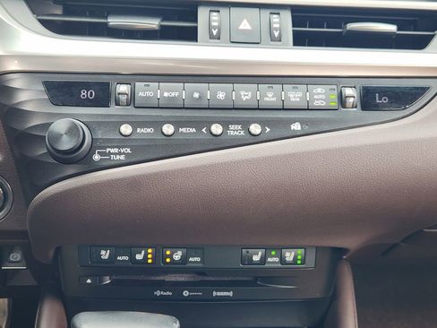 Used 2019 Lexus ES 350 w/ Premium Package image 14