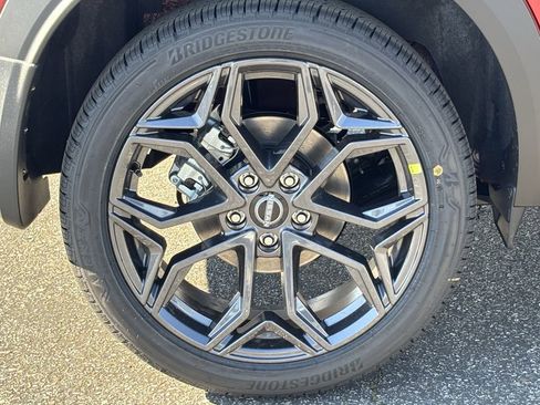 New 2026 Nissan Kicks SR image 7