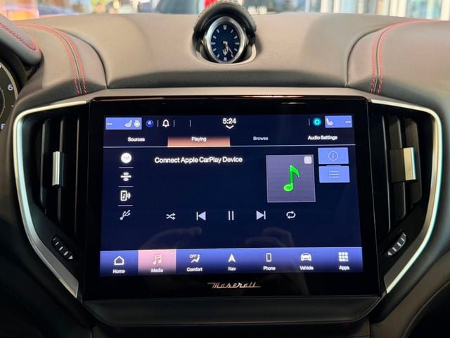 Used 2021 Maserati Ghibli S Q4 AWD/4WD image 29