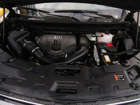 Used 2025 Chevrolet Traverse LT image 9