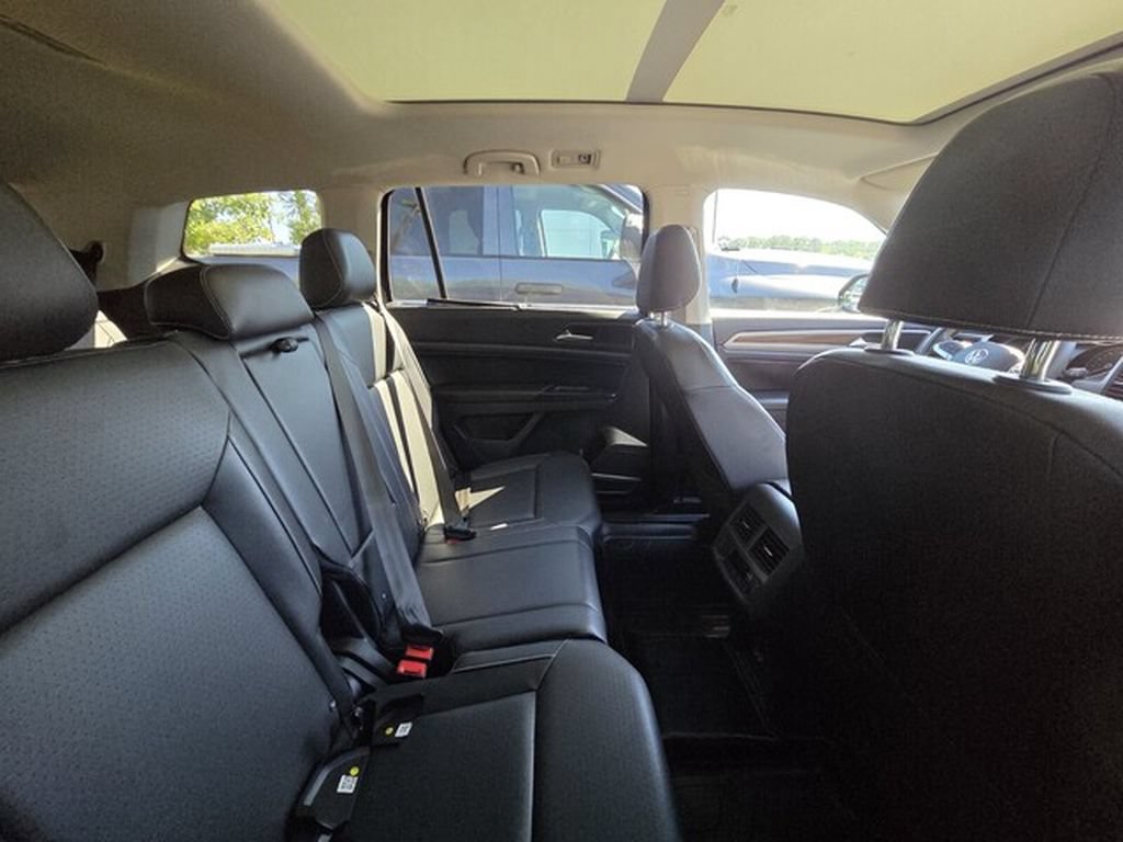 Used 2021 Volkswagen Atlas SE w/ Panoramic Sunroof Package FWD image 8
