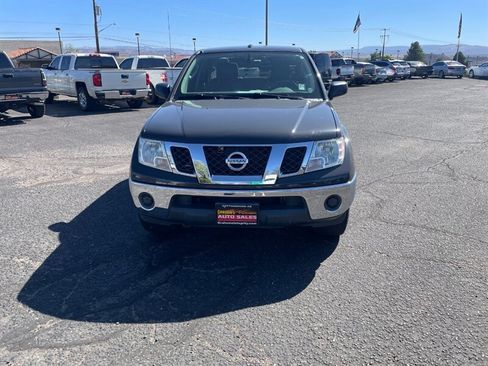 Used 2011 Nissan Frontier SV w/ SV Premium Utility Pkg AWD/4WD image 2