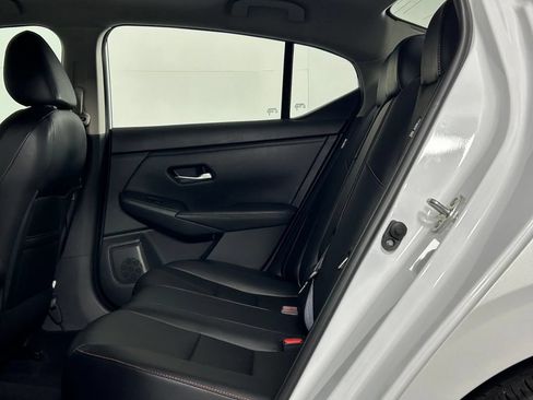 Used 2023 Nissan Sentra SR w/ SR Premium Package FWD image 15