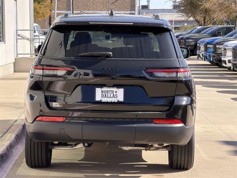 New 2025 Jeep Grand Cherokee L Altitude image 6
