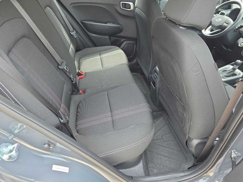 Used 2025 Hyundai Venue SEL FWD image 10