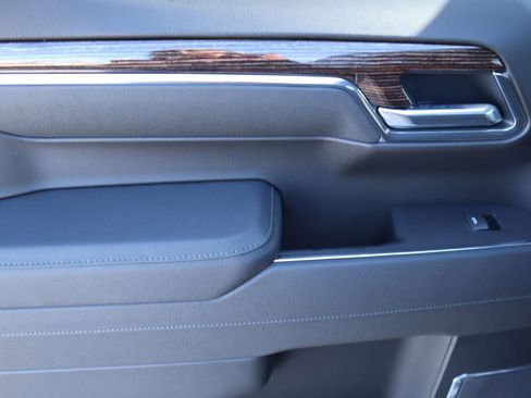 New 2026 GMC Sierra 1500 SLE w/ Preferred Package image 17