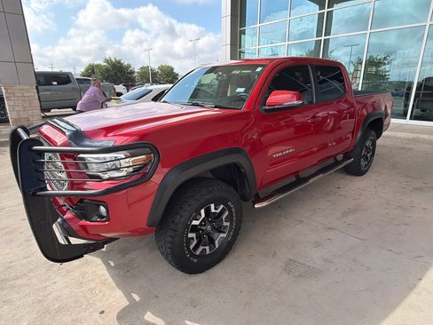 Used 2017 Toyota Tacoma TRD Off-Road w/ Tow Package (A/T) AWD/4WD image 1