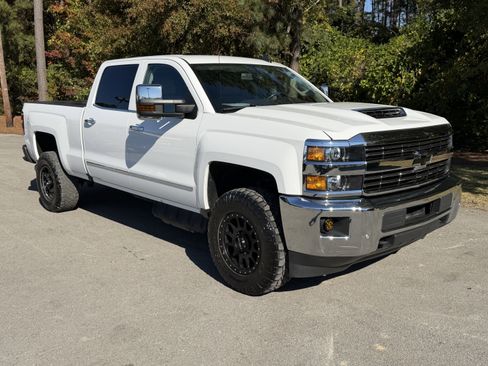 Used 2019 Chevrolet Silverado 3500 LTZ w/ Duramax Plus Package image 35