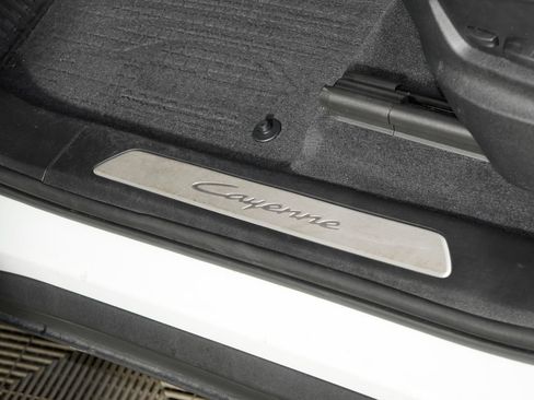 Certified 2024 Porsche Cayenne Coupe AWD/4WD image 21