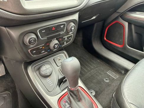 Used 2018 Jeep Compass Trailhawk AWD/4WD image 19