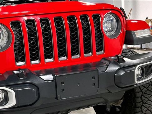 Used 2020 Jeep Gladiator Sport image 39