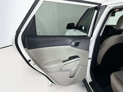 Used 2022 Kia Soul LX w/ Technology Package image 24
