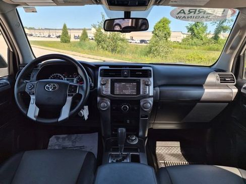 Used 2019 Toyota 4Runner SR5 Premium AWD/4WD image 38
