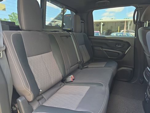 Used 2023 Nissan Titan SV w/ SV Convenience Package RWD image 37