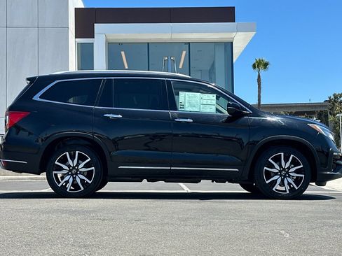 Used 2022 Honda Pilot Touring image 2