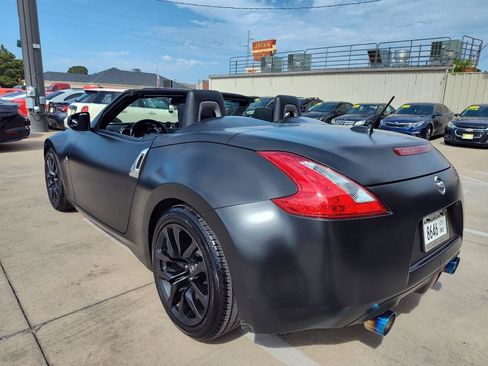 Used 2015 Nissan 370Z Roadster RWD image 6
