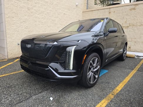 Used 2026 Cadillac Vistiq Sport image 6