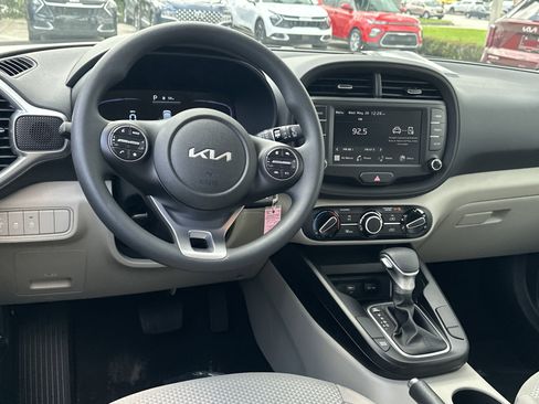 New 2025 Kia Soul LX w/ LX Technology Package image 13