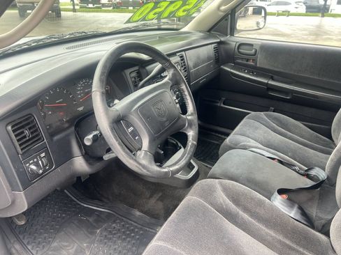 Used 2004 Dodge Dakota Sport w/ Deluxe Convenience Group RWD image 19