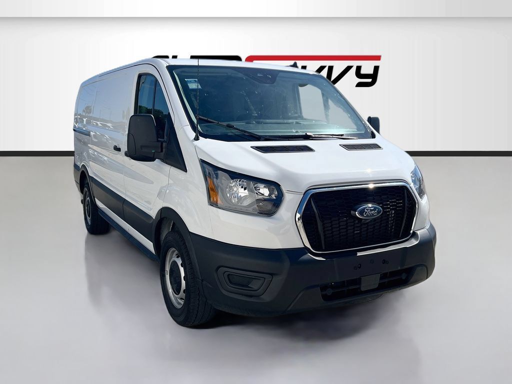 Used 2025 Ford Transit 150 Low Roof RWD image 1