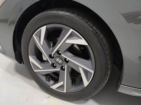 Used 2024 Hyundai Elantra SEL w/ Convenience Package FWD image 31