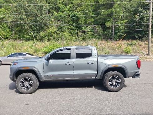 Used 2024 GMC Canyon AT4 w/ AT4 Premium Package AWD/4WD image 6