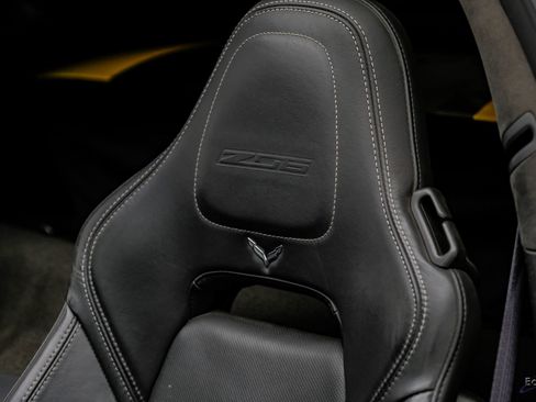 Used 2015 Chevrolet Corvette Z06 w/ 3LZ Preferred Equipment Group RWD image 54