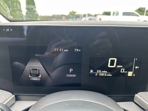 Used 2025 Nissan Kicks SV AWD/4WD image 12