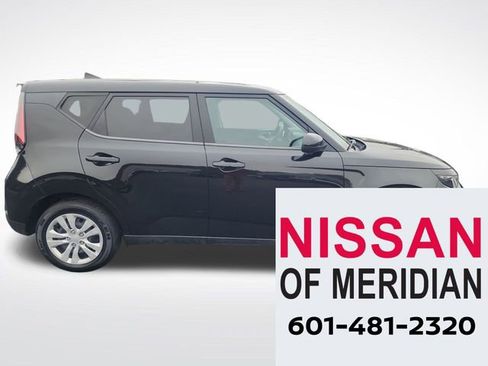 Used 2023 Kia Soul LX image 6