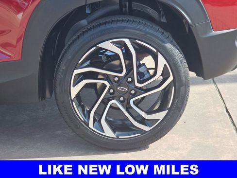 Used 2025 Chevrolet TrailBlazer RS w/ Driver Confidence Package image 36