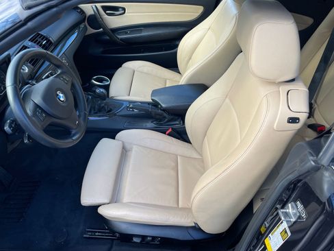 Used 2013 BMW 135i Convertible image 24