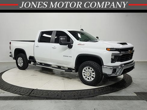 Used 2024 Chevrolet Silverado 2500 LT AWD/4WD image 1