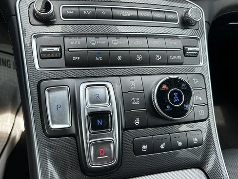 Used 2023 Hyundai Santa Fe Limited image 16