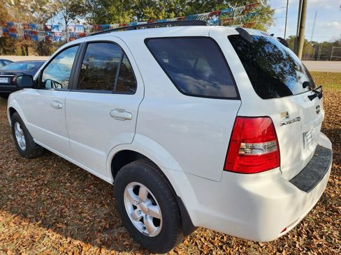 Used 2009 Kia Sorento LX image 1