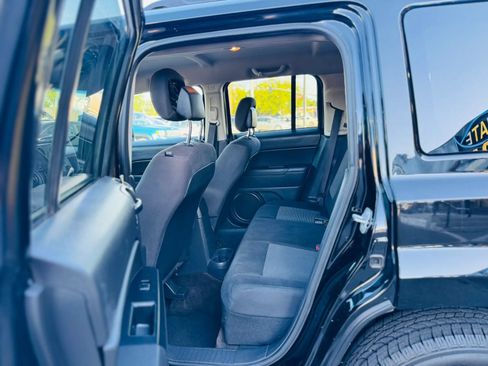 Used 2014 Jeep Patriot Sport FWD image 13